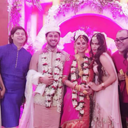 dimpy posted baby bump photo in instagram