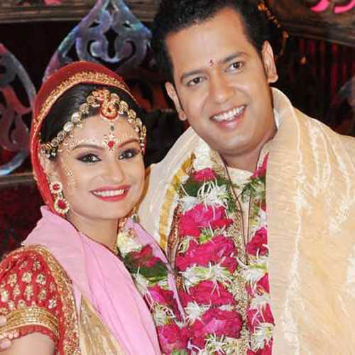 dimpy posted baby bump photo in instagram