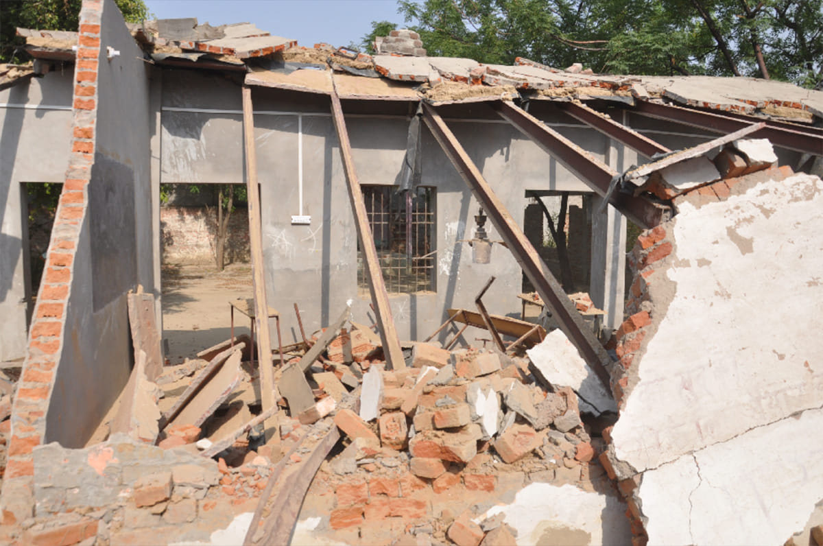 firing in kalwari of agra