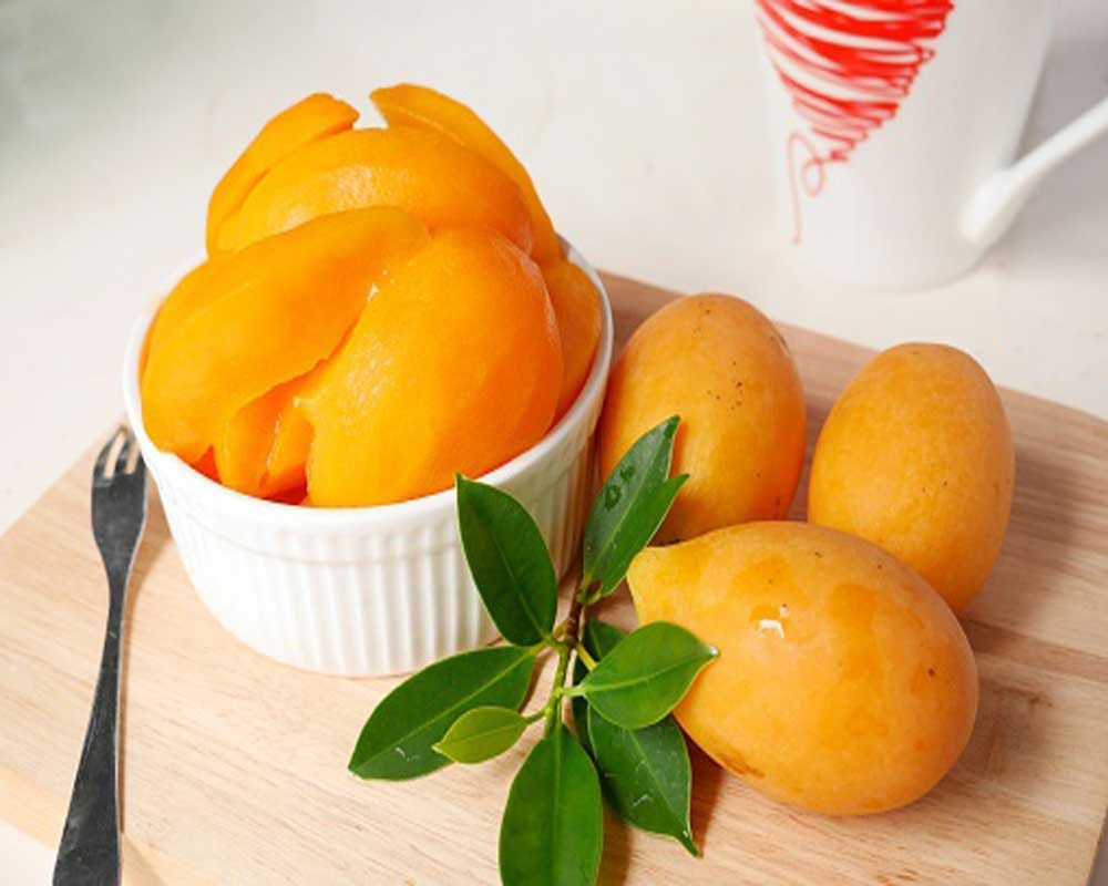don't buy mango cooked by chemical, dangerous for health