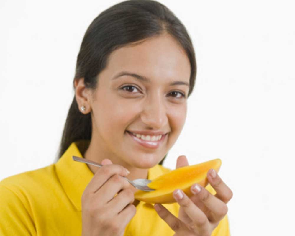don't buy mango cooked by chemical, dangerous for health