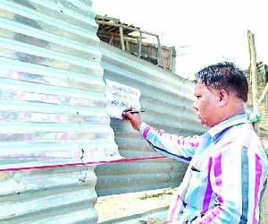 The construction of the highway along the seal by RDA