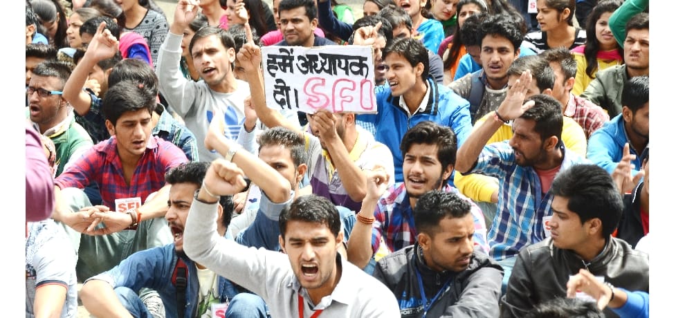 HP High Court Notice on SFI Protest at HP University.