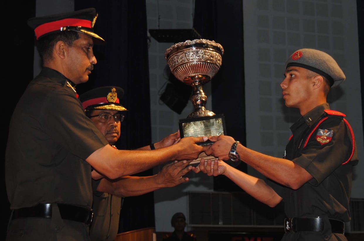 ima honoured best cadets in many categories.