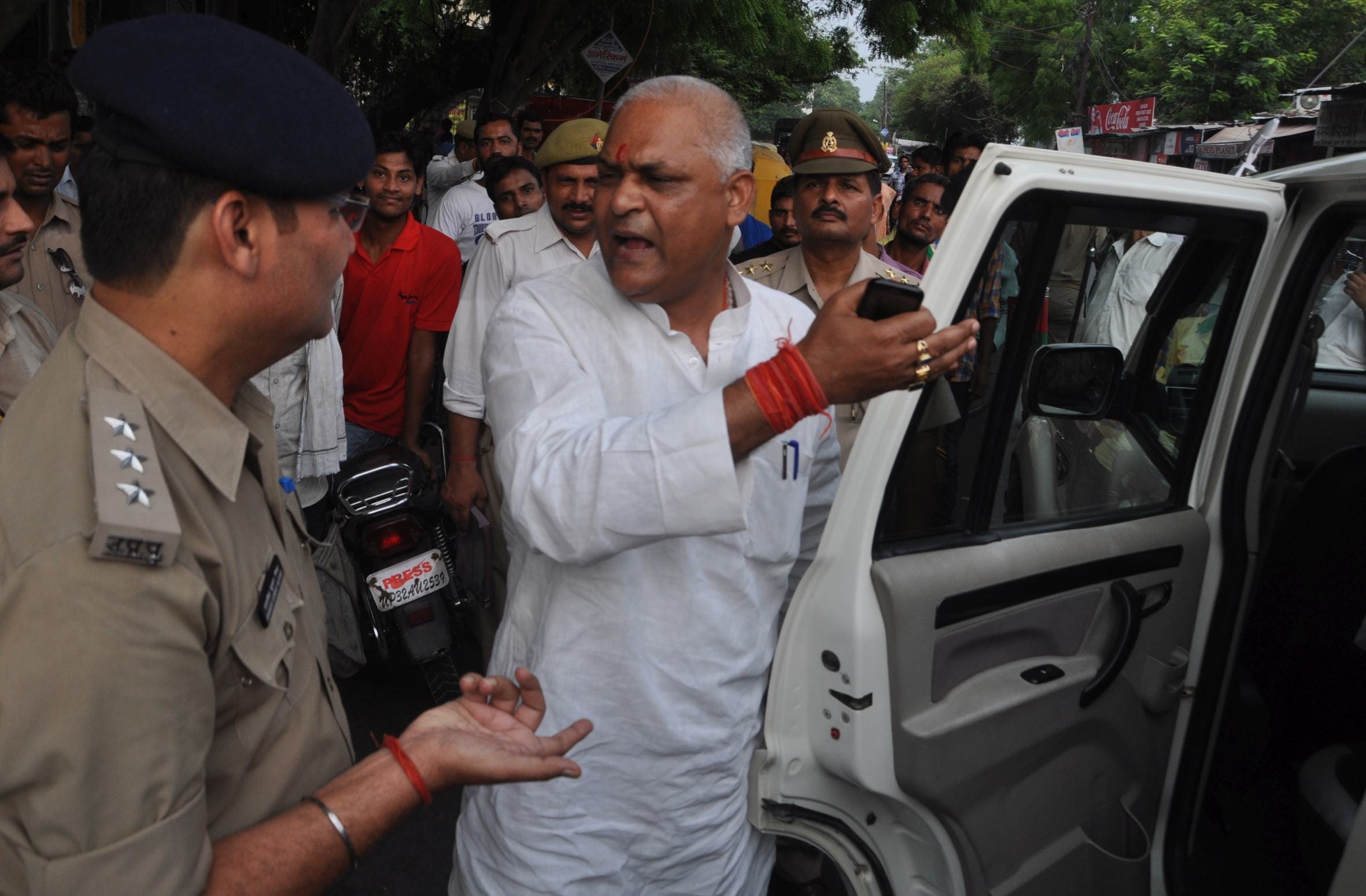 so called sp leaders threats traffic police