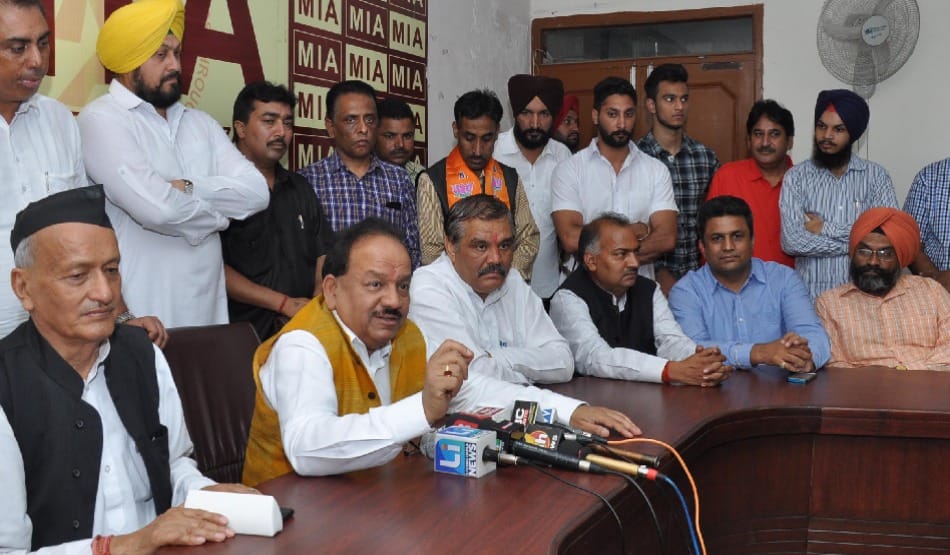 allegation of modi minister, AAP funding in film udta punjab
