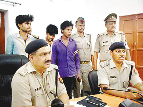 Loot , revealing confession phenomenon by robbers