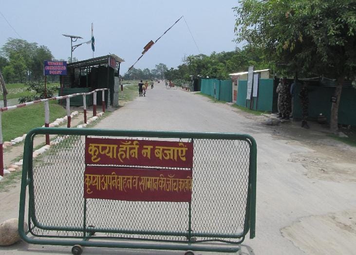 Nepal off effect: the vehicle is not at the border