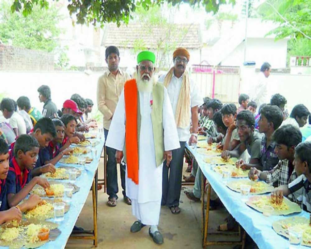‘Biryani Baba’  Feeds thousands Of People everyday