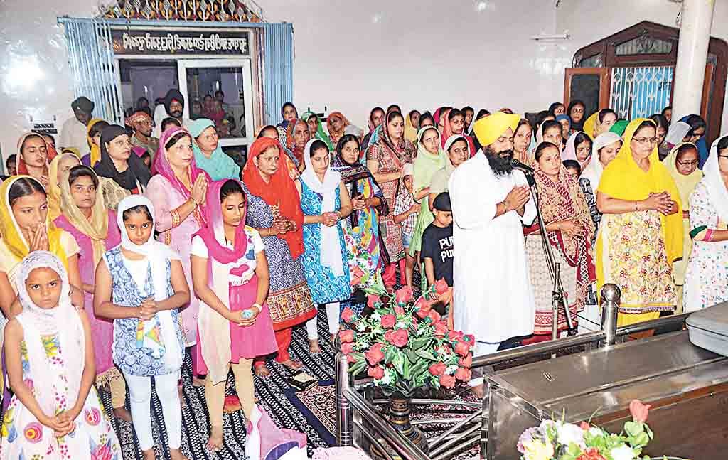 three swaroop of Shri Guru Granth Sahib were brought from Kabul keep to Guru Arjun Dev Ji Gurdwara