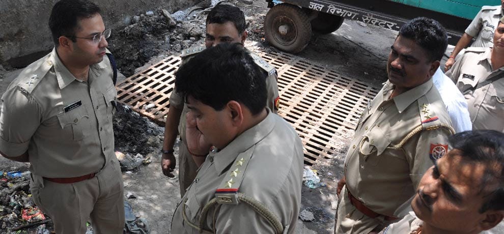 accident in front of Authority office, death of two by fell into the sewer 