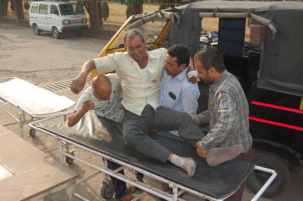 constable injured in train coming from Delhi