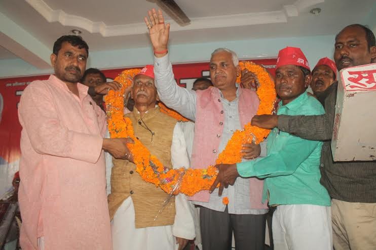 The right to form a government to the people Menःkushwaha