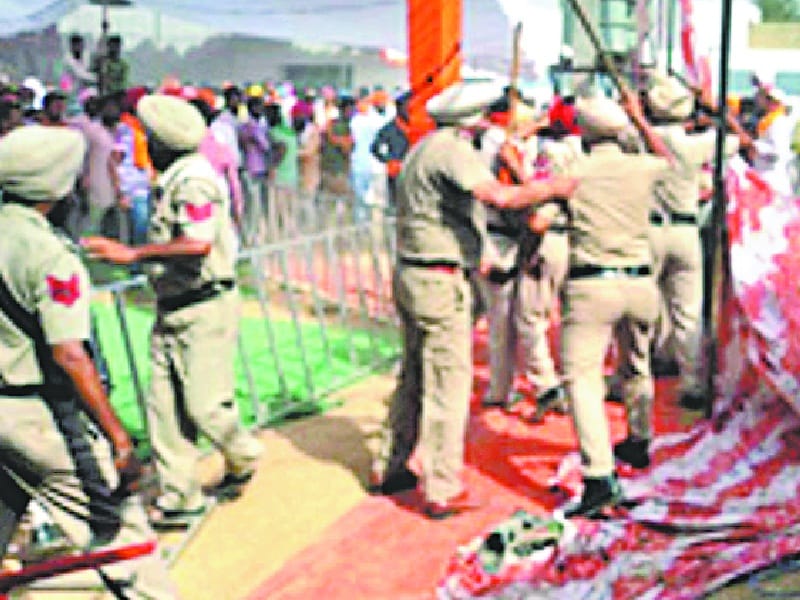 laathi charge, tarn taran laathi charge,  laathi charge in gurdasmaan programme, amritsar