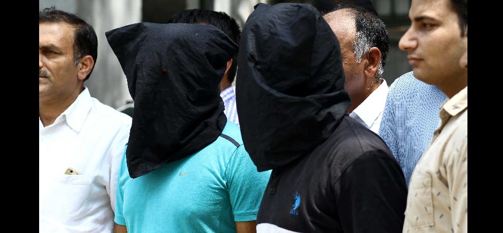 histreeshitar threat to police for killed five men