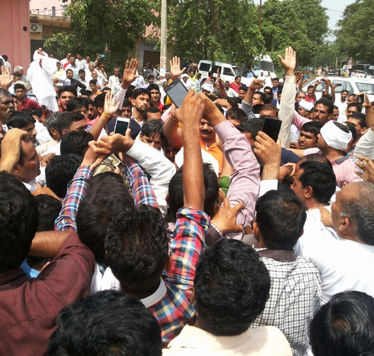 pranav singh champion withdraw on mahapanchayat.