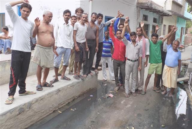 Dirt - water crisis protest