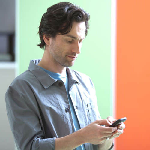 excessive use of mobile phone can harm your thumb