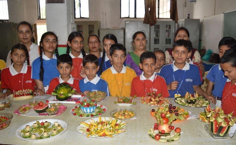 students make fine rangoly
