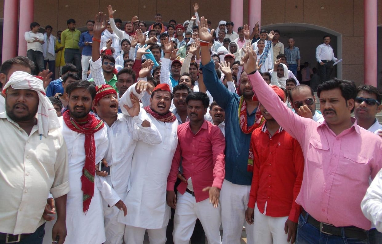SP members demonstrated against the government
