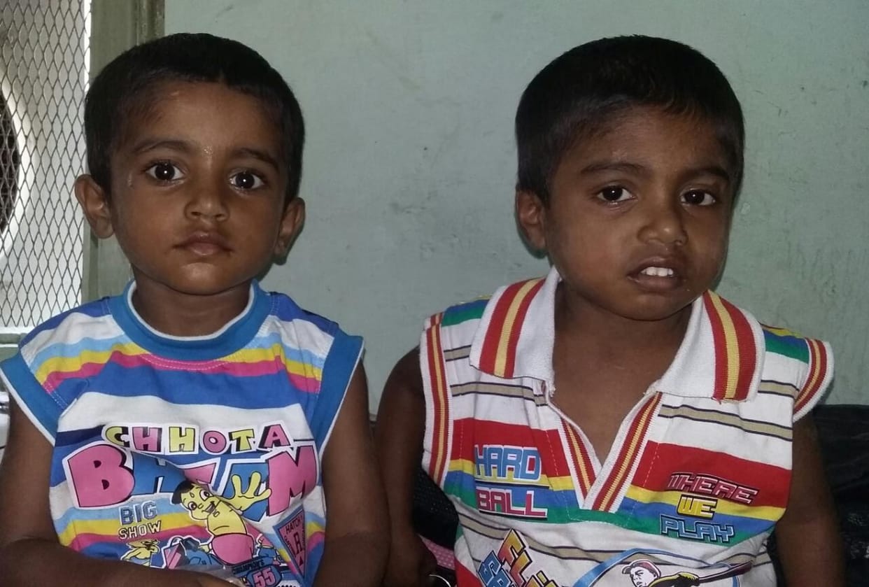 man left two children in hanuman mandir lucknow