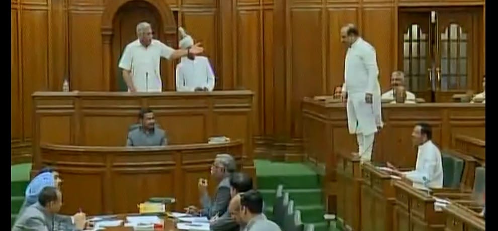 video: BJP's Vijender Gupta stand on a bench to protest against Delhi Govt inside State Assembly