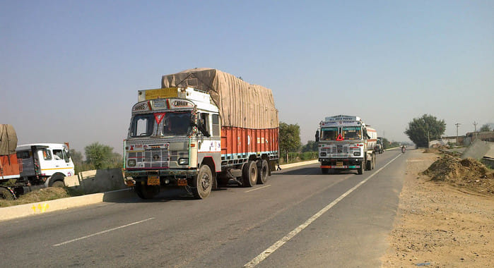stop the wheels of heavy vehicles NH-24 on June 13 