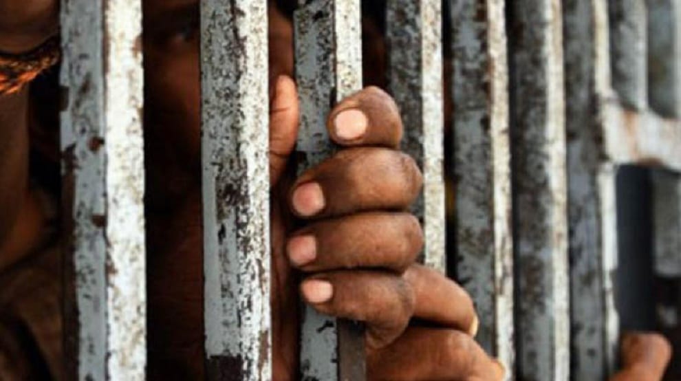 prisoner run away outside pgi chandigarh