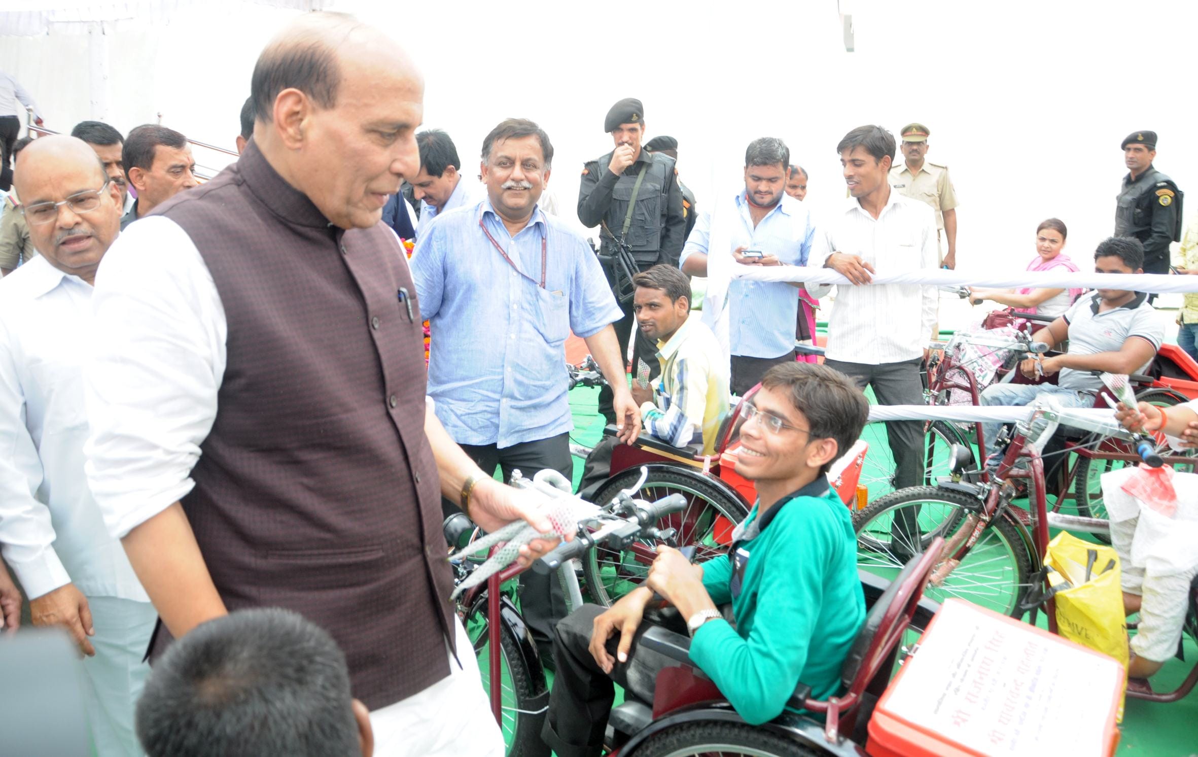 Rajnath Singh distributes equipments to disables in UP.