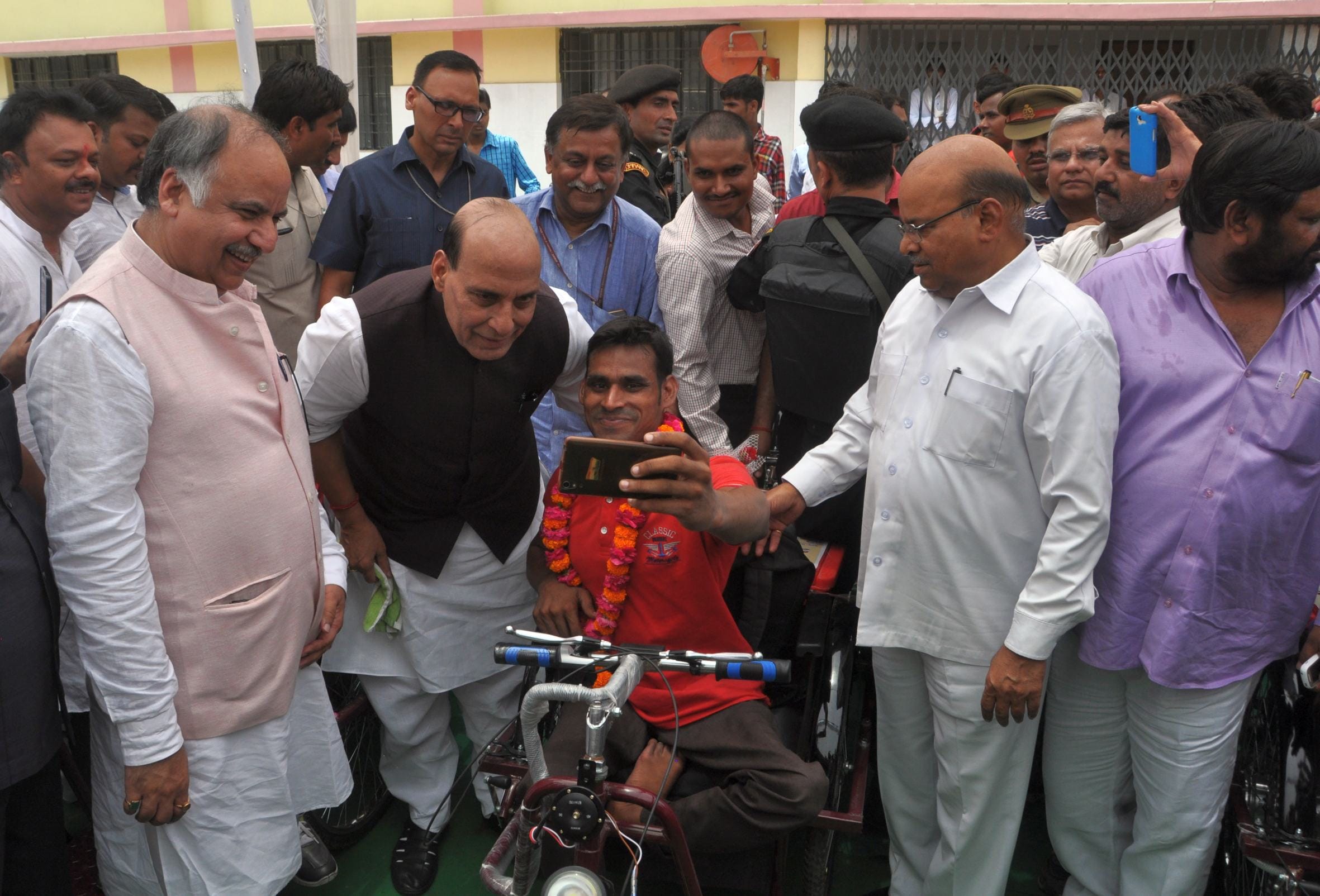 Rajnath Singh distributes equipments to disables in UP.