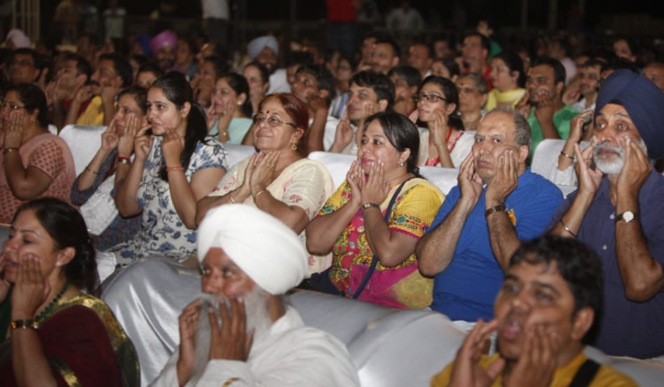 impressive debut of Yoga Mega Fest with sri sri RaviShankar
