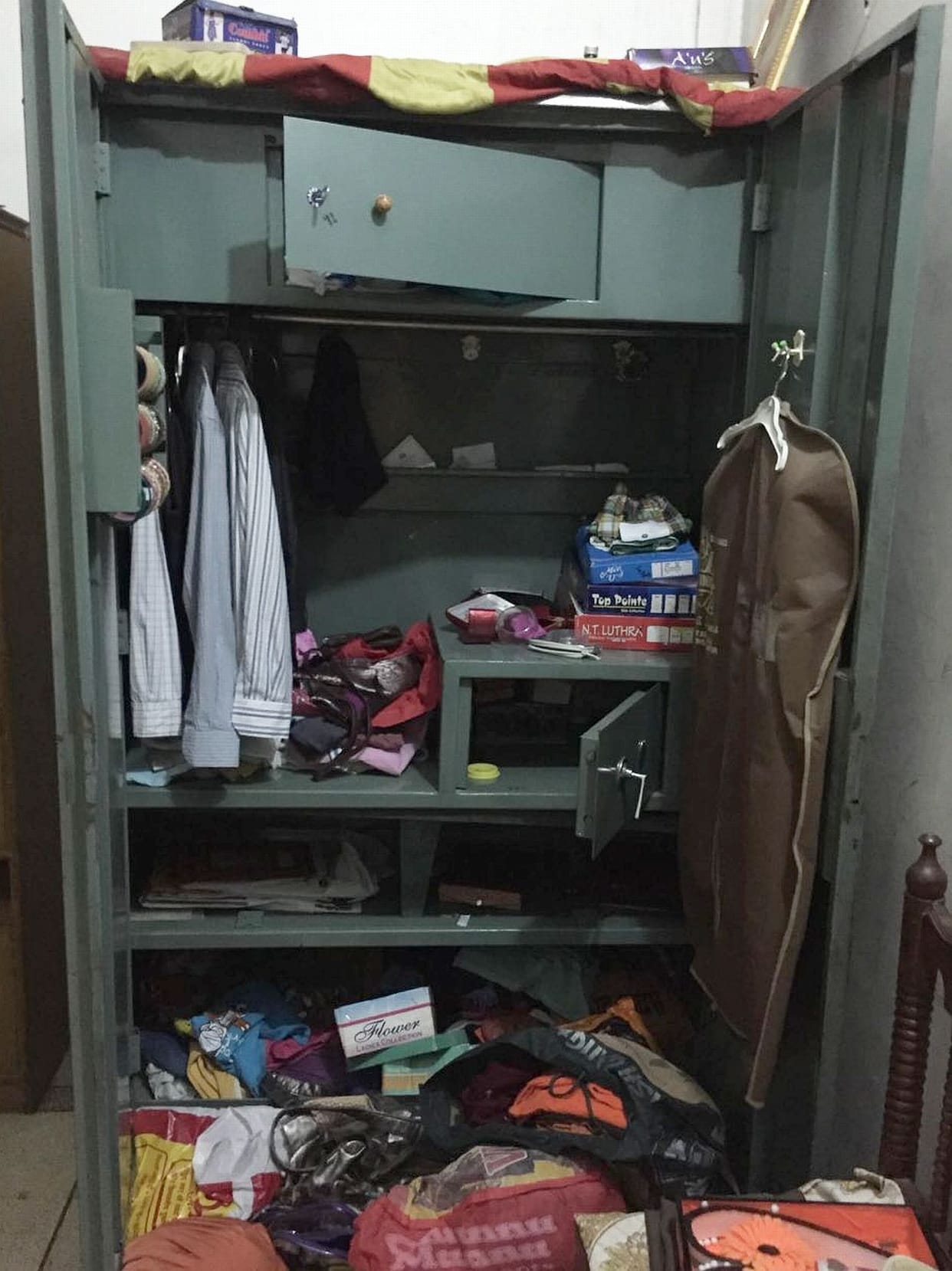 Goods worth lakhs stolen after locks of two shops broken