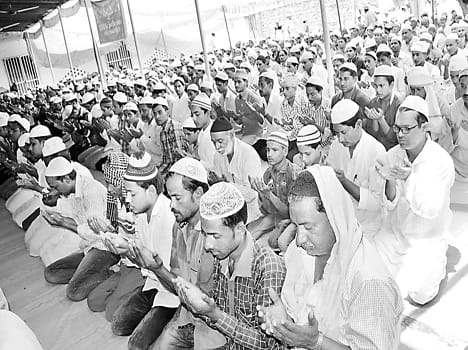 Jmajm sought from Allah rain