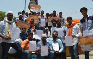 Competitors Prime Minister , the Home Minister wrote blood letters