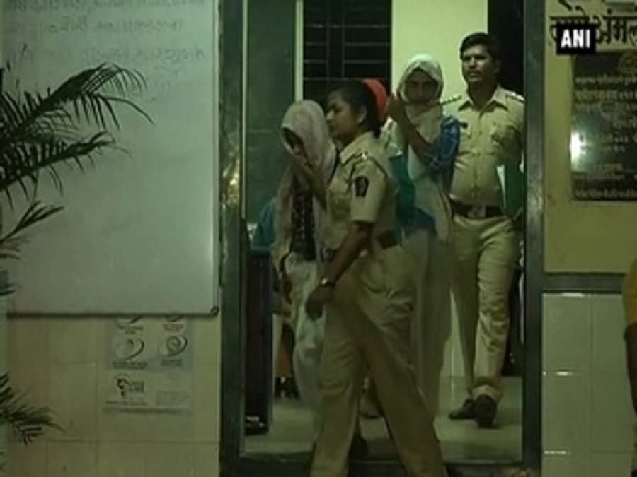 ढोंगी बाबा से 28 लोगों का किया बचाव