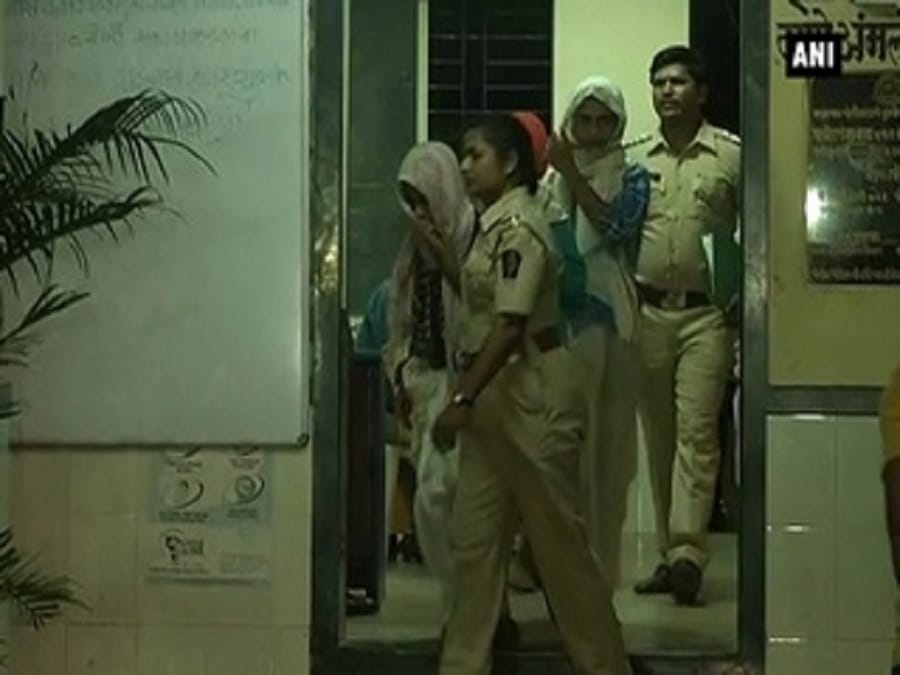 ढोंगी बाबा से 28 लोगों का किया बचाव
