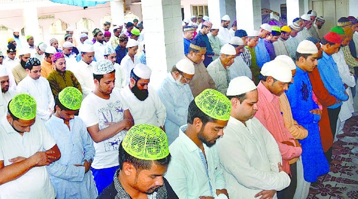 Kutubkhana read the prayers at the mosque in peaceful environment
