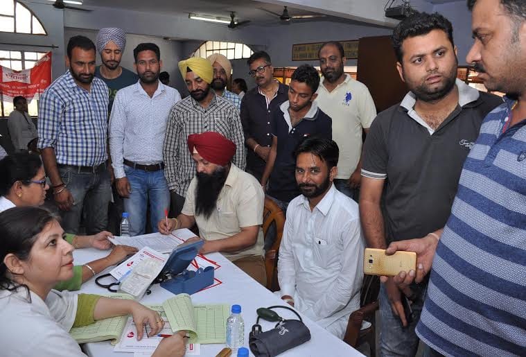 blood donation camp, amar ujala blood donation camp, mohali blood donation camp
