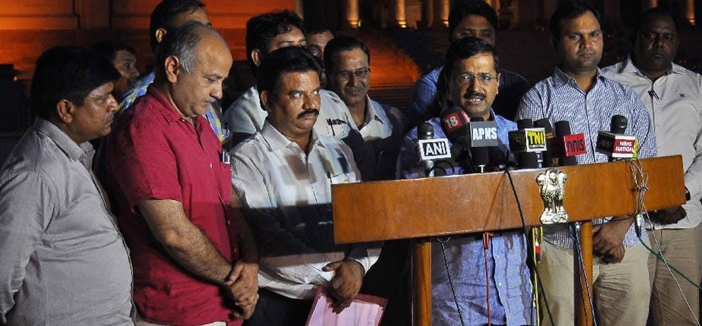 kejriwal met with president for Lt. Governor complaint