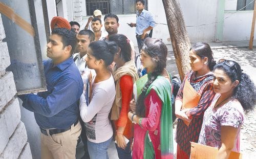 candidate wandering for MARKSHEET verification 