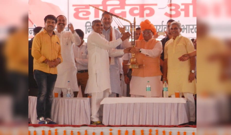 haryana government strict on jat protest for reservation, warning of CM