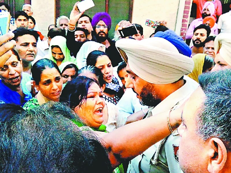 protest, parents protest against police in khanna, khanna protest