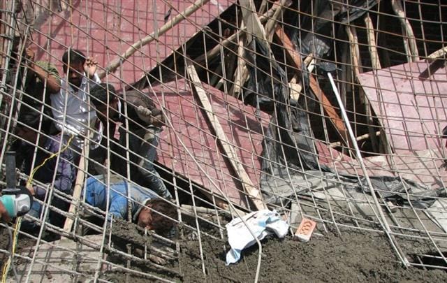 Lentr chiller plant construction dropped , killing two