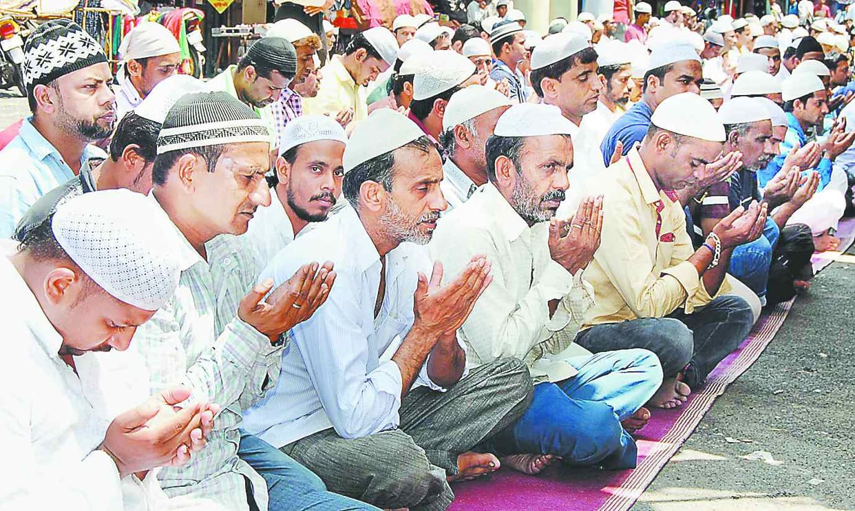 Drew a crowd of worshipers in mosques