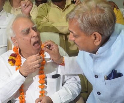 Congress MLA did not vote to party candidate.