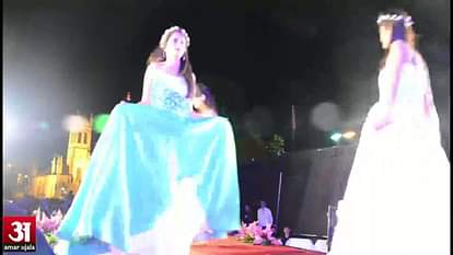 People dances on kumar Sahil tunes, girls walks on ramp