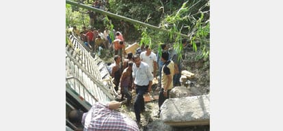 private bus falls into gorge at darlaghat, 5 killed.