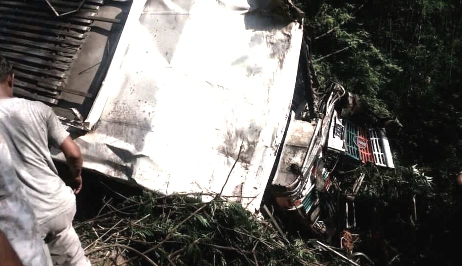 Darlaghat bus accident, live photos.