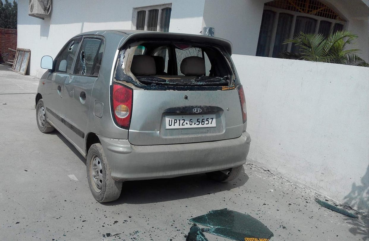 clash on stone crusher, stone pelting, vehicle damaged
