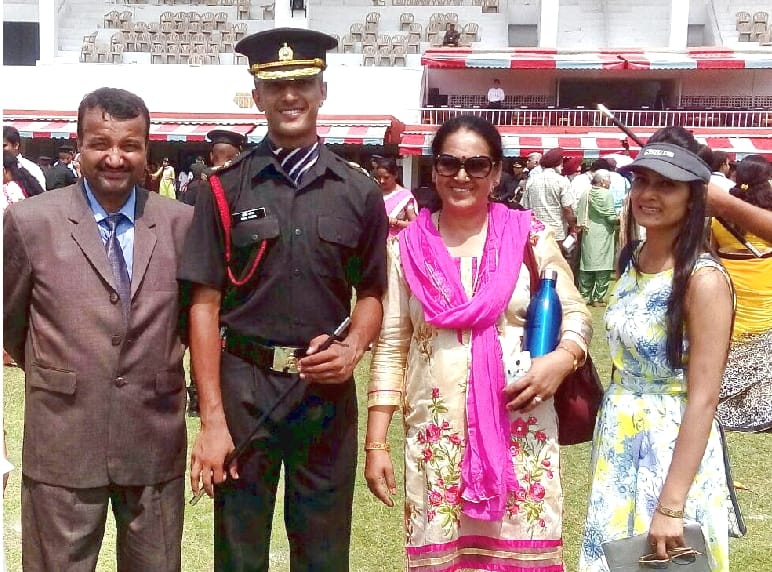 Himachali youth become lieutenant in army, see photos.